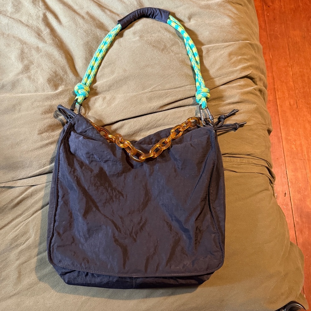 Rotunda Black Sant Shoulder Bag with Chain